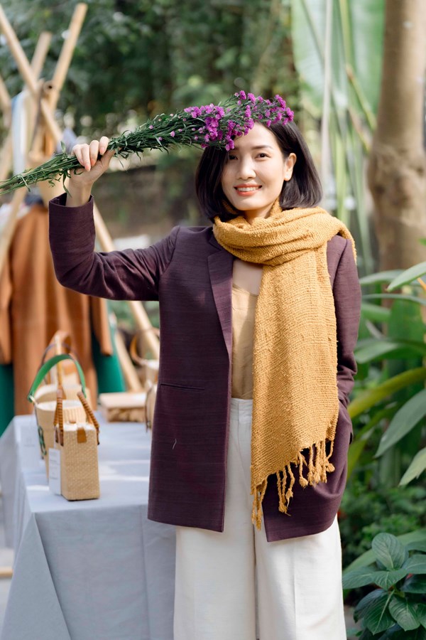 Silk Vest for elegant women/ brown