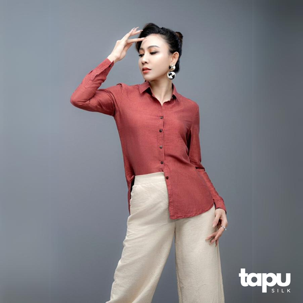 Silk t-shirt for delicate women/ red