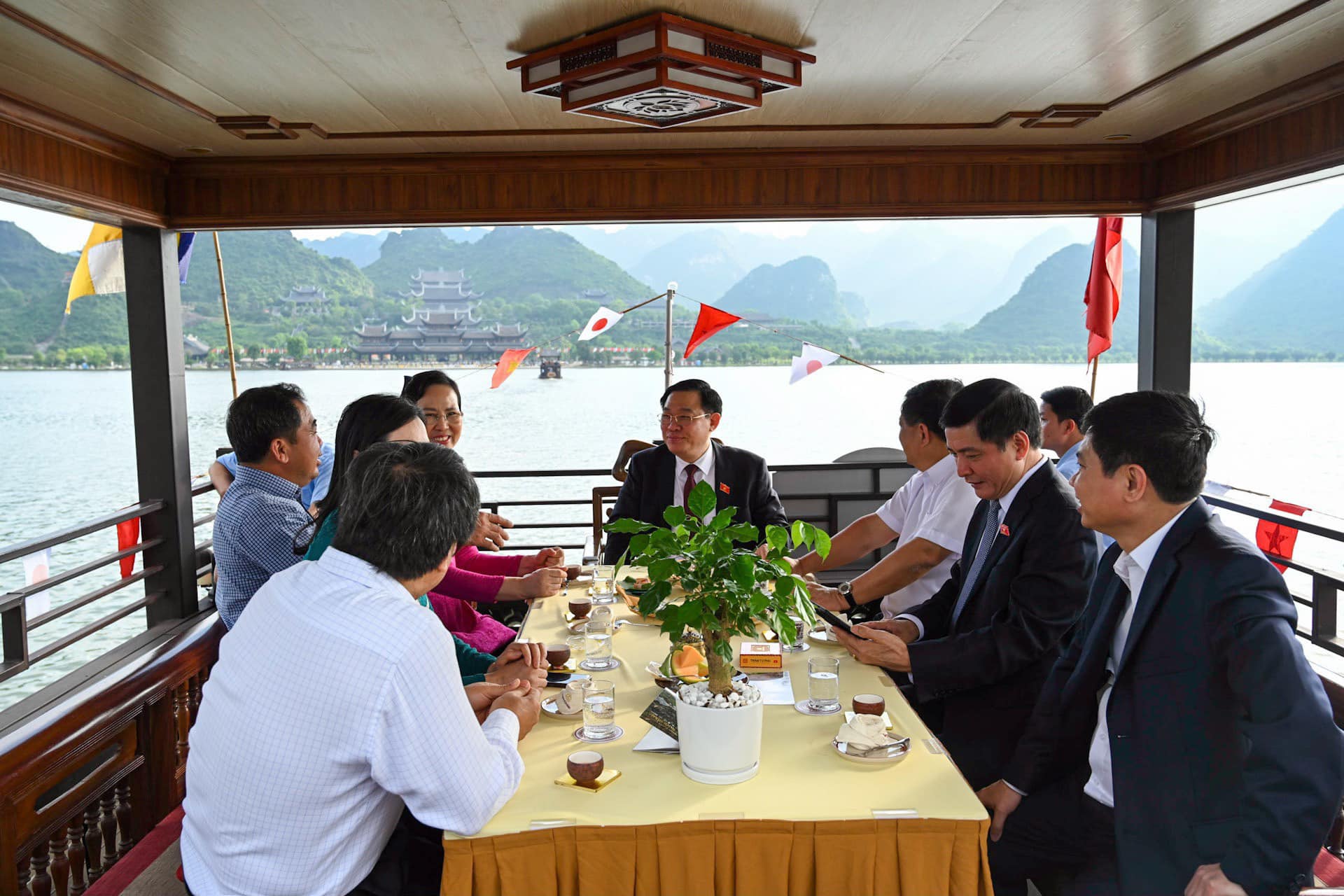LỤA ĐŨI TAPU ĐÃ HIỆN DIỆN TRONG BUỔI TIỆC TRÀ KHÁM PHÁ VĂN HOÁ VIỆT NHẬT TẠI TAM CHÚC